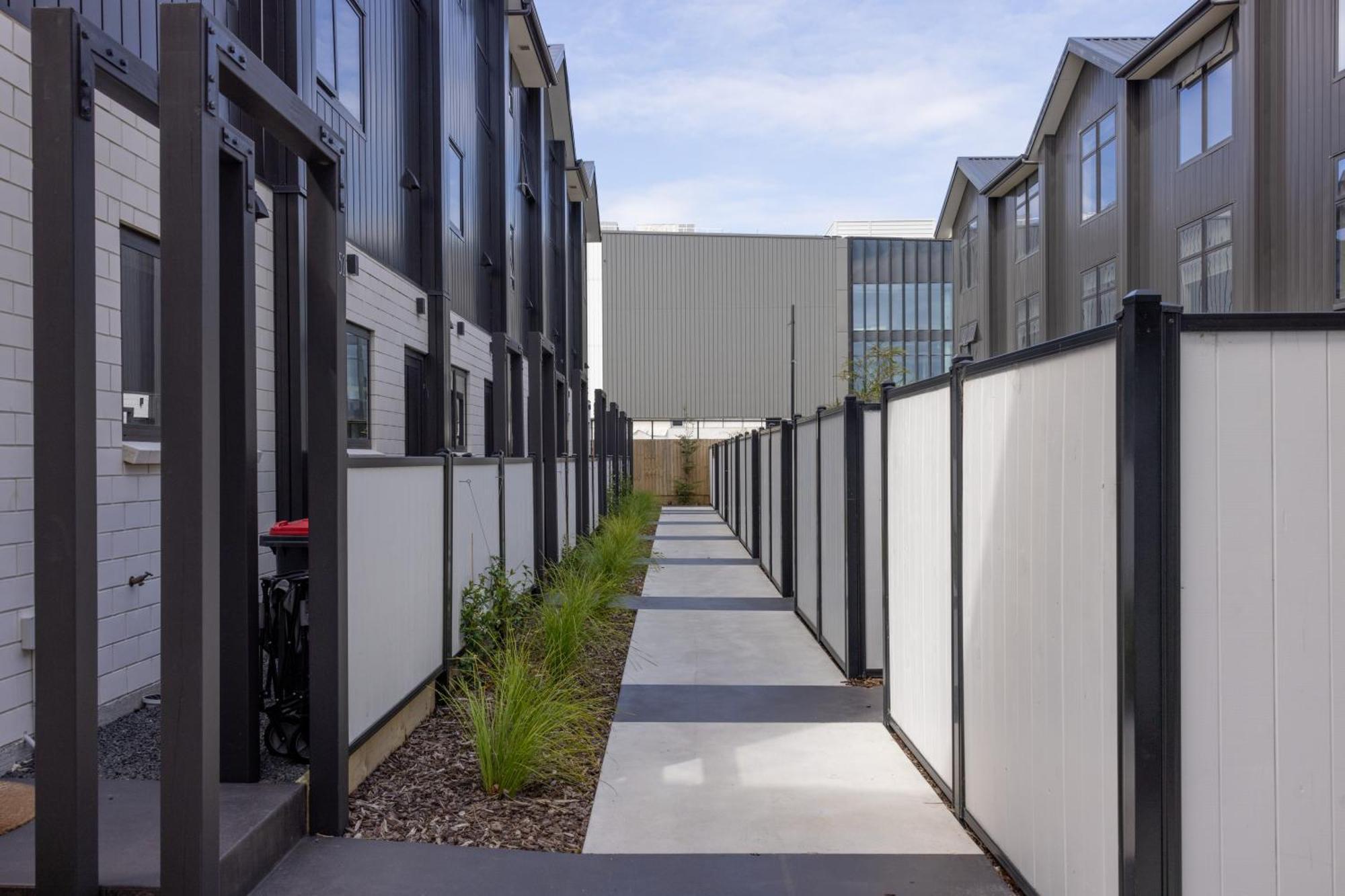 Luxury 2 Bedroom Townhouse By Hagley Park In Cbd Christchurch Exterior photo