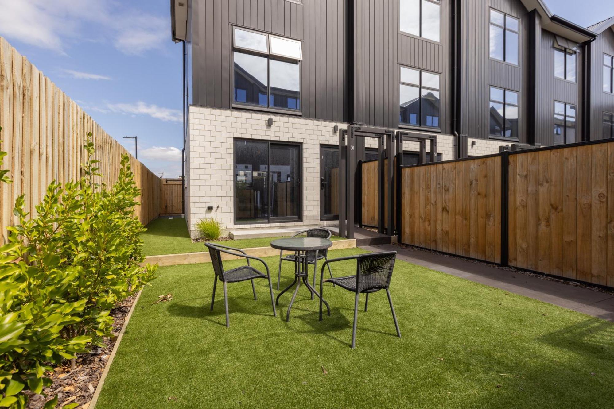 Luxury 2 Bedroom Townhouse By Hagley Park In Cbd Christchurch Exterior photo