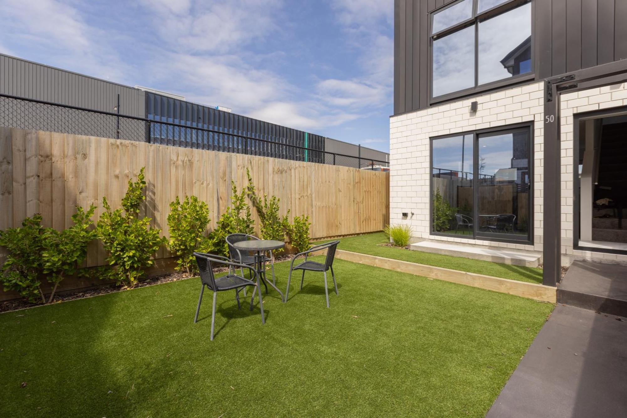 Luxury 2 Bedroom Townhouse By Hagley Park In Cbd Christchurch Exterior photo